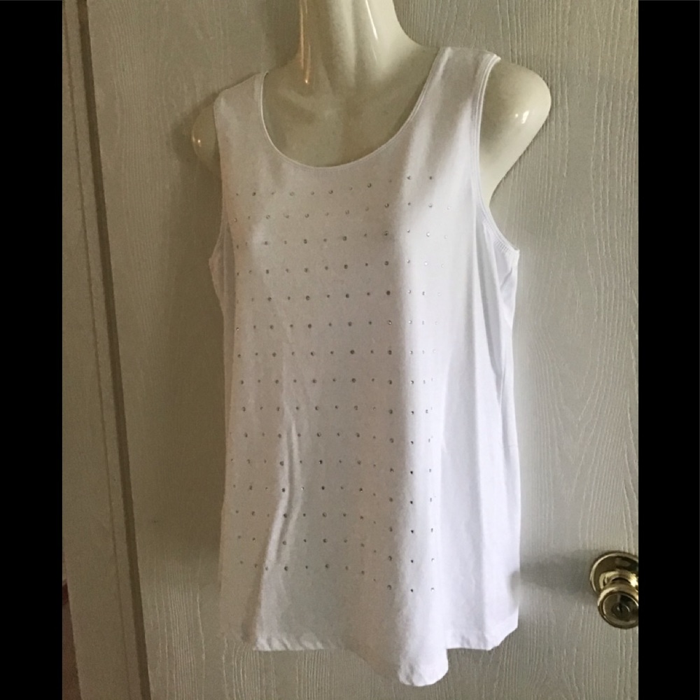 Coral bay top sleeveless white size Med with stones 🌞 in great shape.